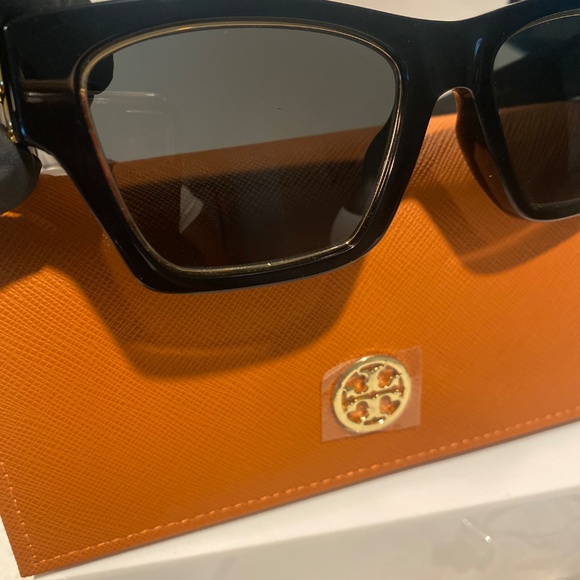 Tory Burch Sunglasses main image 5